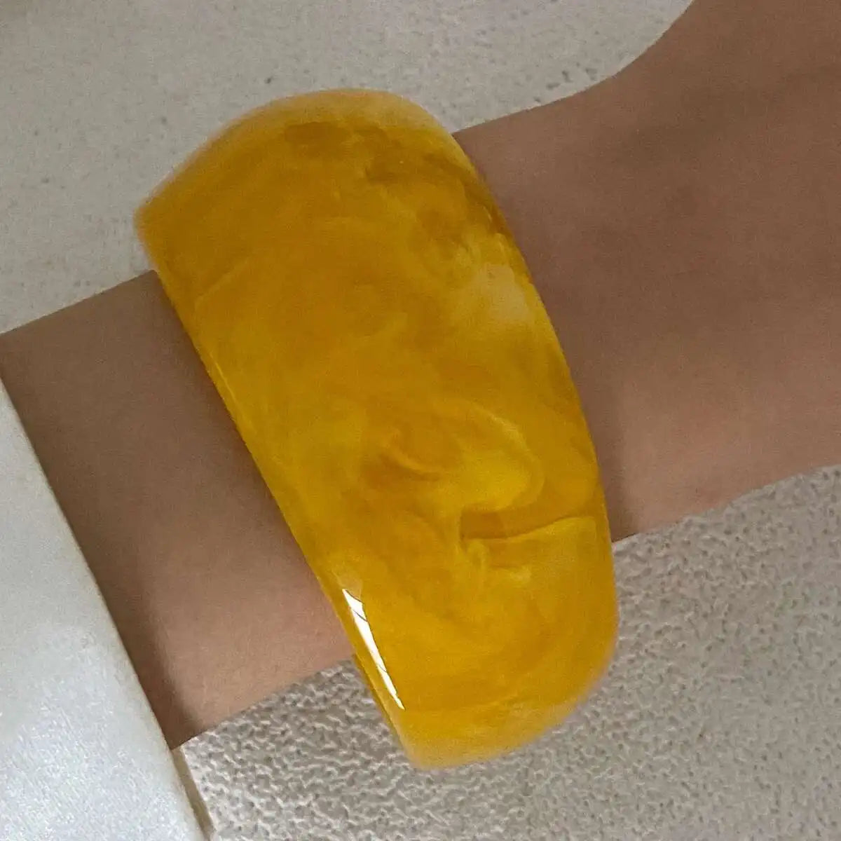 Y2K Boho Yellow Resin Acrylic Bangles for Women New Trend Vintage Geometric Irregular Bracelets Daily Party Jewelry