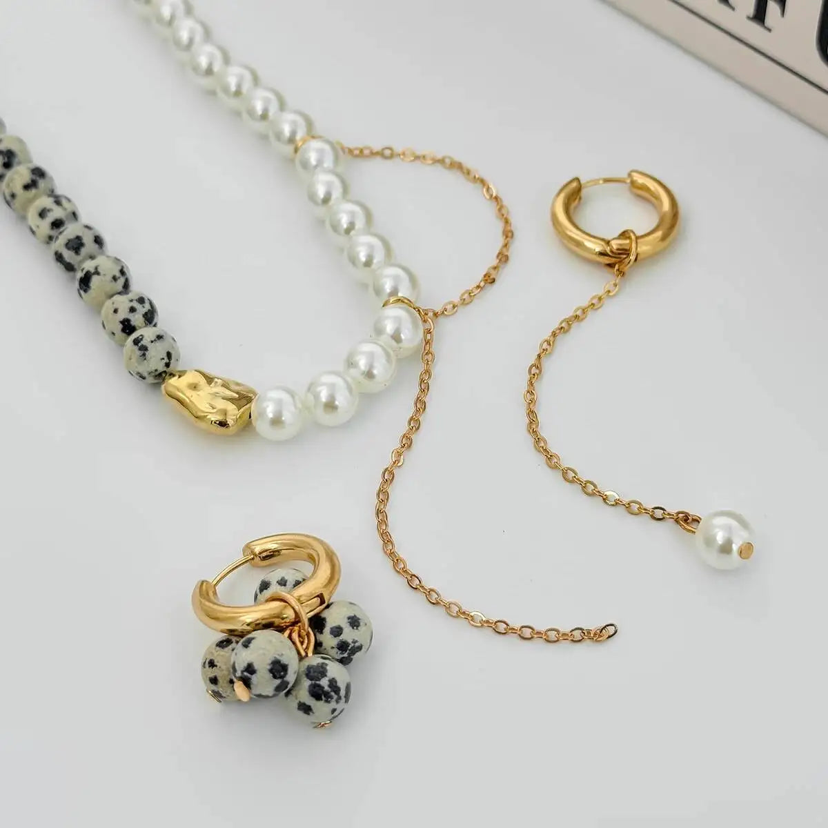 Retro Adjustable Metal Chain Choker Necklace with Imitation Pearls CCB Beads Women's Jewelry Set with Stud Earrings