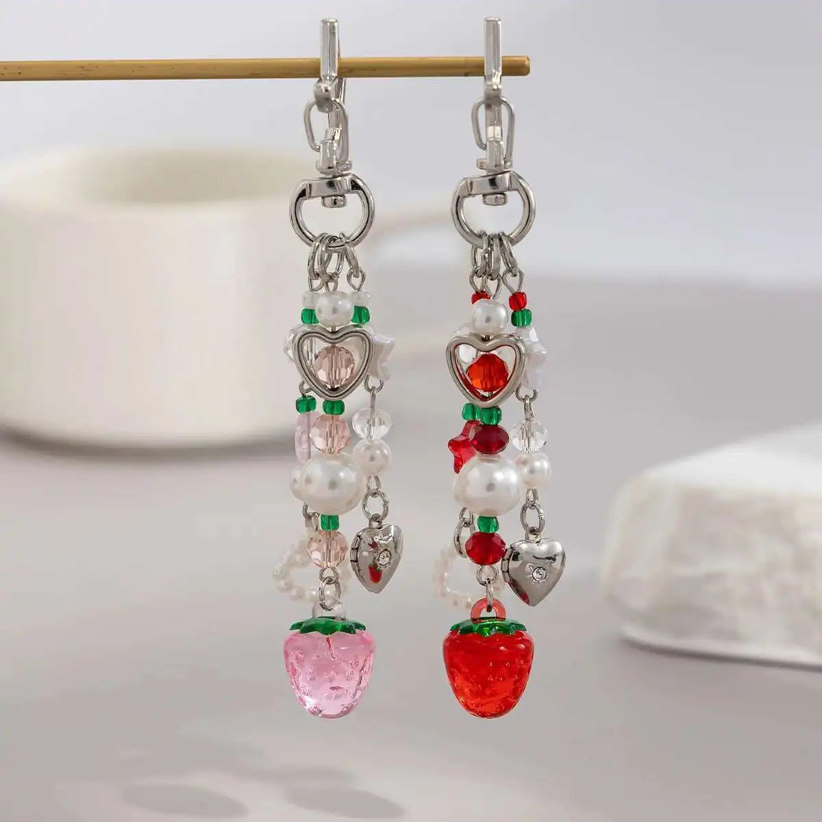 Y2K 2025 New Korean Fashion Strawberry Bow Keychains Heart Pendant Keyring Ins Aesthetic Holder Bag Pendant Accessories