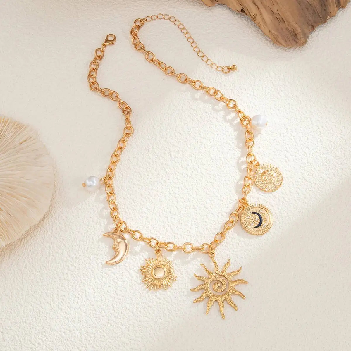Vintage Sunflower Moon Scallop Pendant Choker Necklace for Women Collares Trend Goth Clavicle Chain Daily Jewelry Gift
