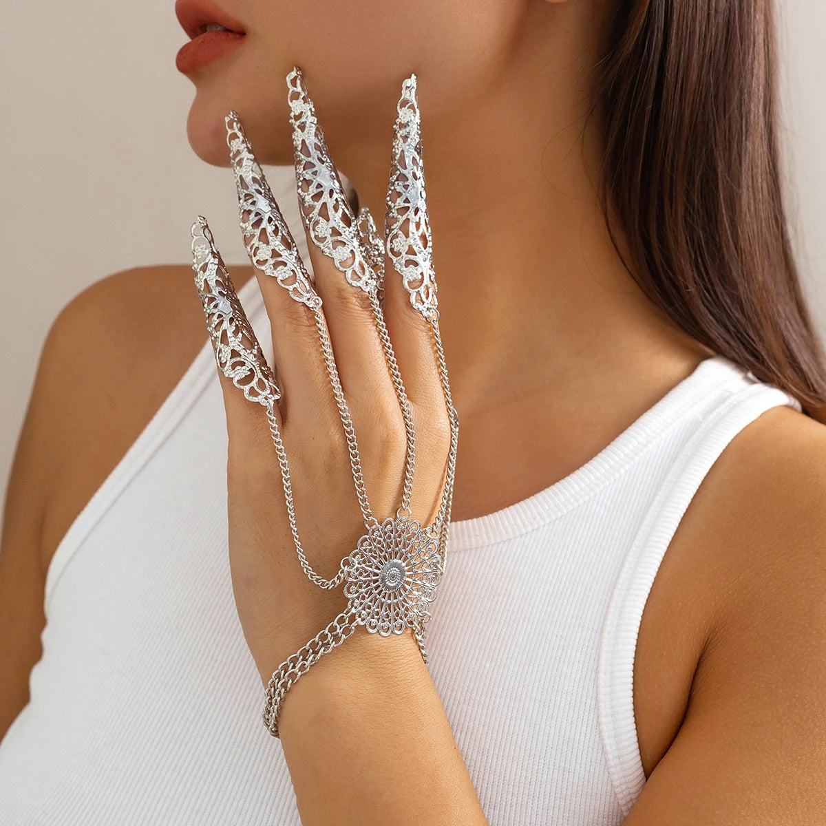 Vintage Goth Dubai Indian Hollow Finger Wrist Chain Bracelets for Women Wed Bridal Punk Nail Rings Bracelet Cosplay Hand Jewelry