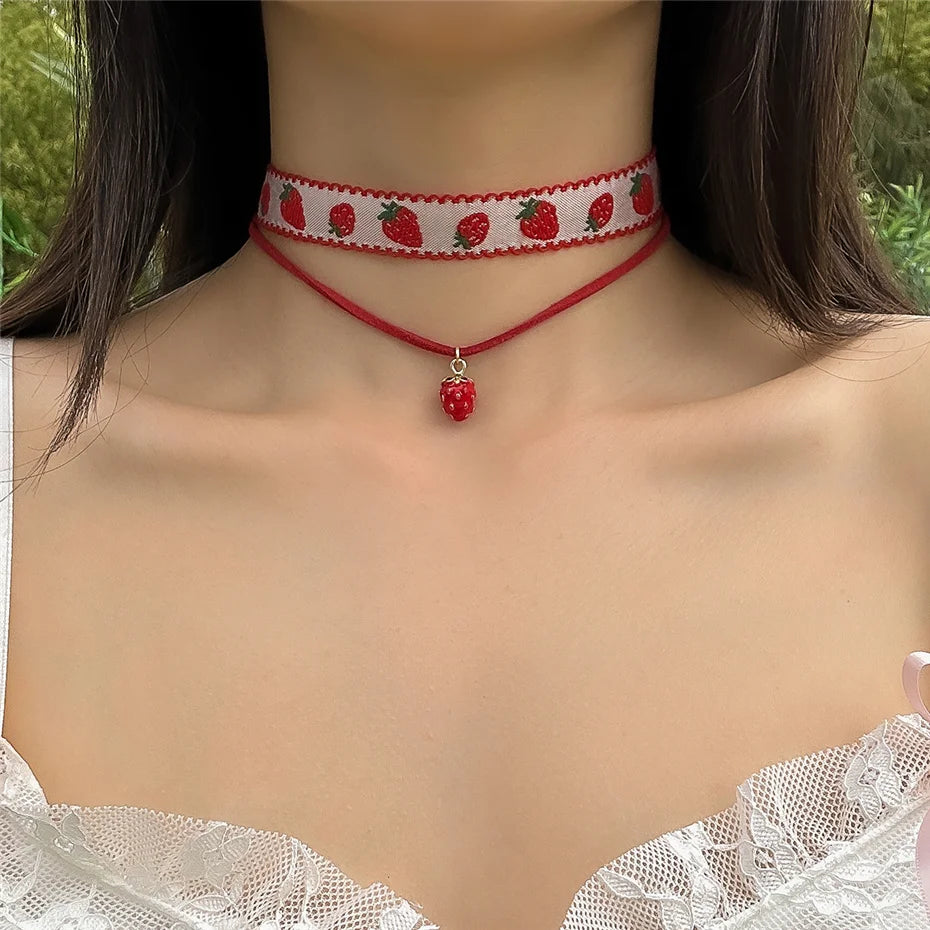 Kpop Sweet Imitation-Pearl Chain Strawberry Pendant Necklace for Women Wed Bridal Love Heart Choker Aesthetic Jewelry