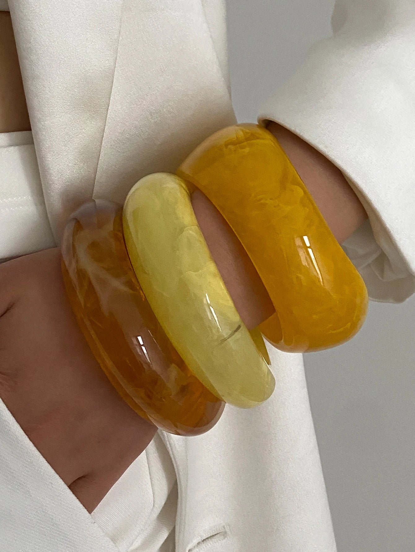 Y2K Boho Yellow Resin Acrylic Bangles for Women New Trend Vintage Geometric Irregular Bracelets Daily Party Jewelry