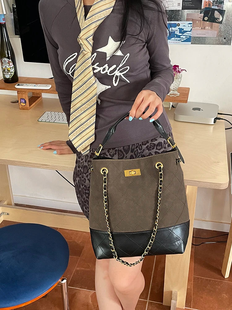 2025 Autumn New Arrivals Elegant Color Block Chain Detail Luxury Crossbody Bucket Bag For Woman