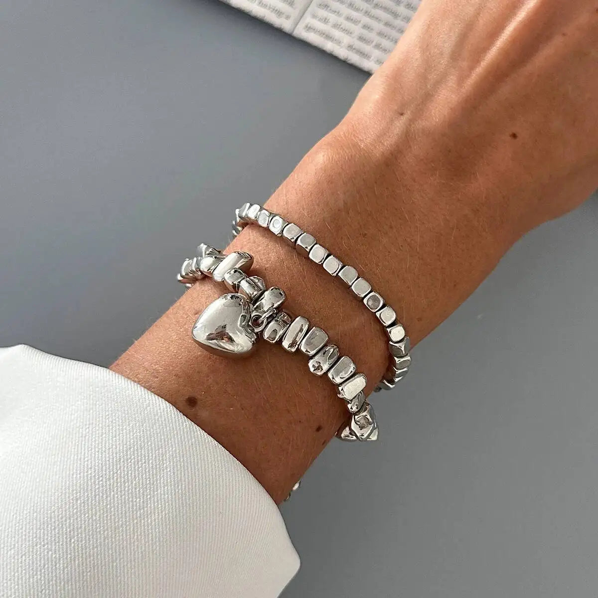 2Pcs/Set Creative Irregular Acrylic Beaded Bracelet Women Minimalist Heart Pendant Charm Bracelet 2026 Fashion Jewelry