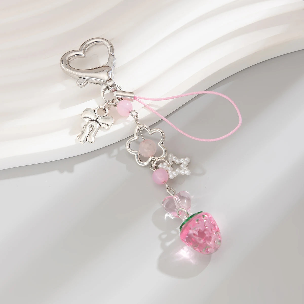 1Pcs Exquisite Sweet Flower Beaded Keychain Cute Colorful Strawberry Bow Tassels Pendant Key Accessories Jewelry Gifts