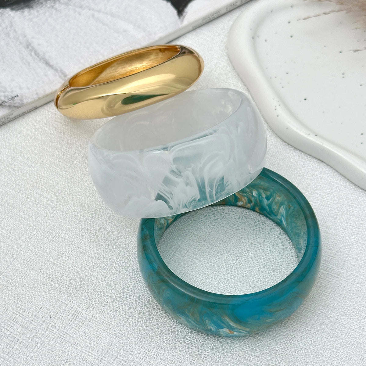 Y2K Kpop Glossy Irregular Thick Resin Acrylic Bangles for Women 2025 New Trend Vintage Arm Bracelets Pulseras Jewelry
