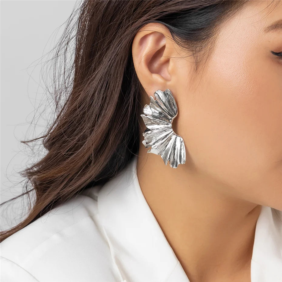 Punk Irregular Flower Petal Stud Earrings for Women Fashion Statement 2023 Trending Piercing Modern Earrings Jewelry Accessories