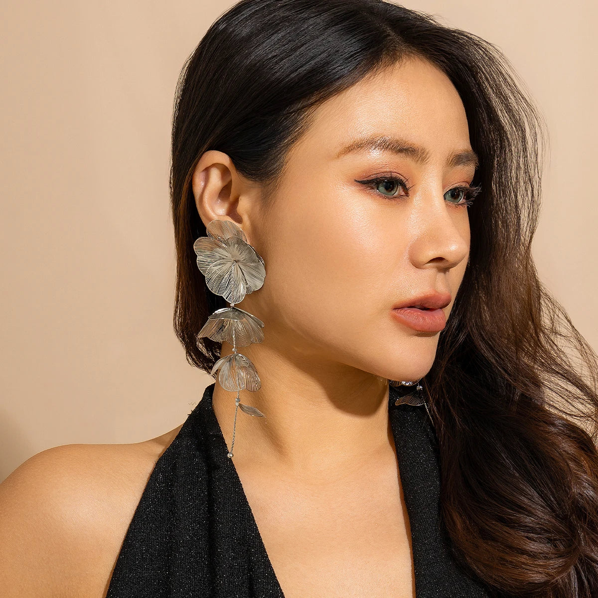 Exaggerated Gold Color Big Petal Flower Drop Earrings for Women Classic Metal Long Hanging Piercing Earrings Y2K Accessories New