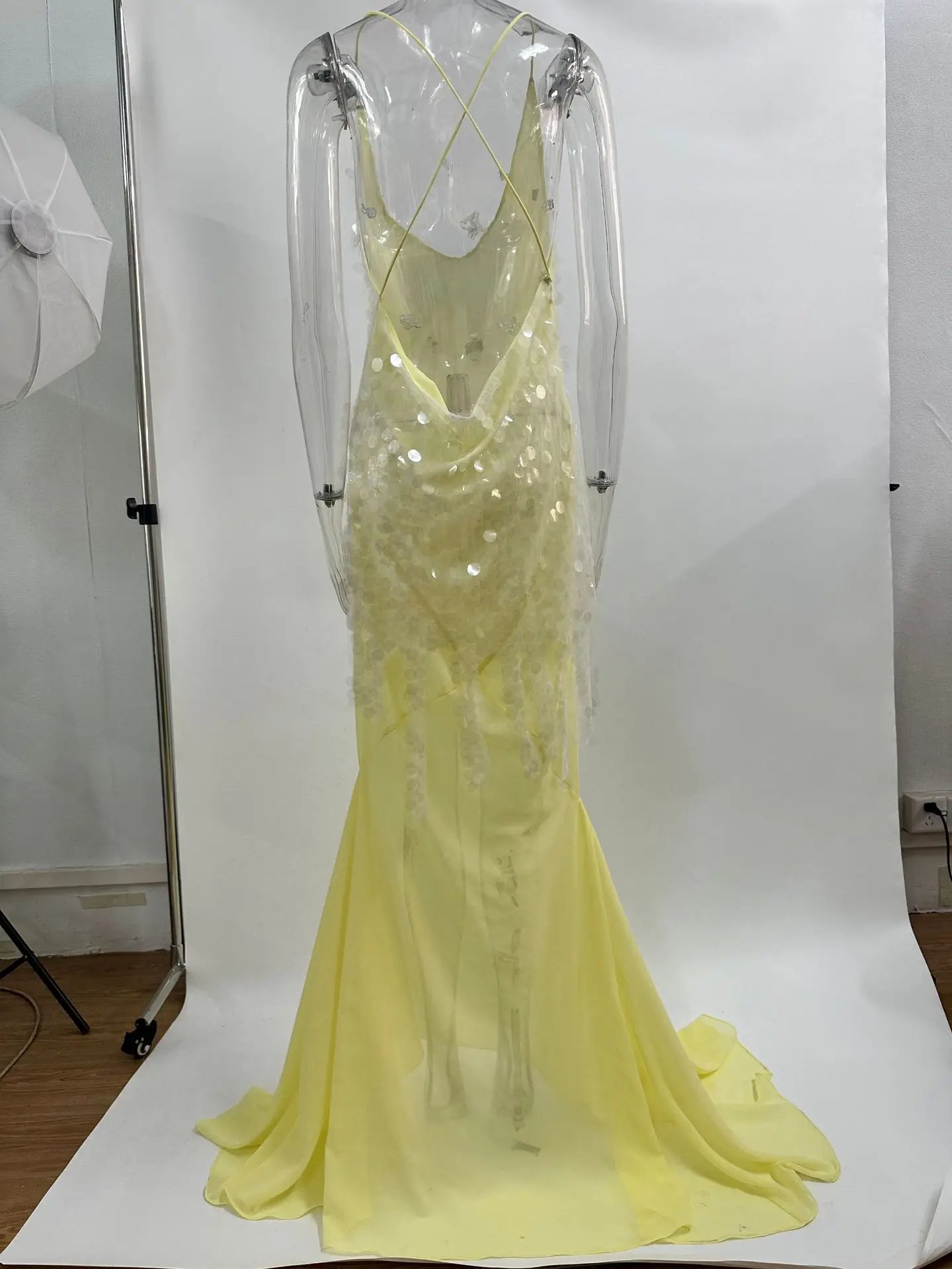 Sequins Women Dress v-Neck Backless Halter Round Glitter Tassels Peach Buttocks Cross Vacation Beach Party Vestidos