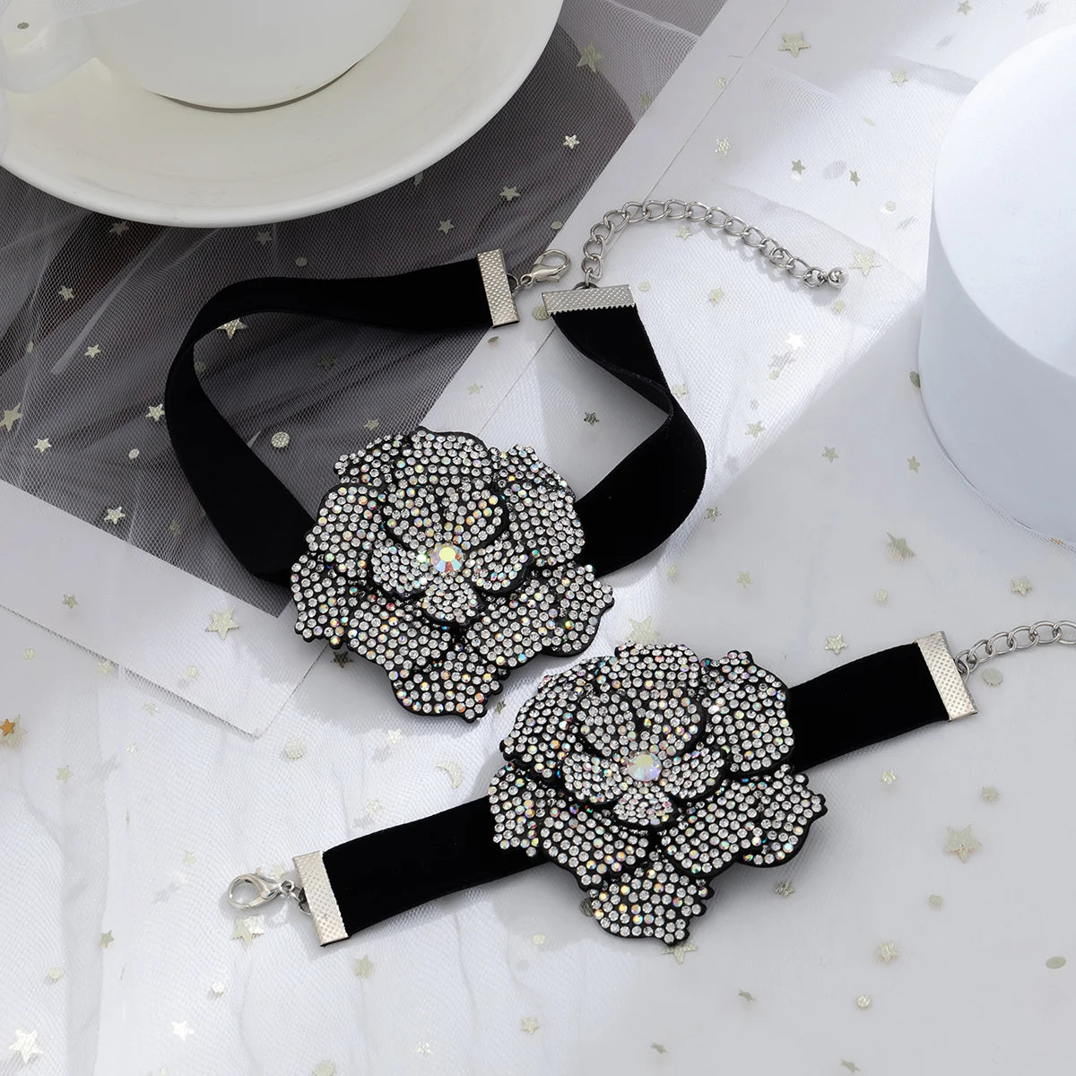 Exaggerated Big Rhinestone Flower Short Choker Necklace for Women Goth Elegant Black Velvet Aesthetic Wed Jewelry Gift