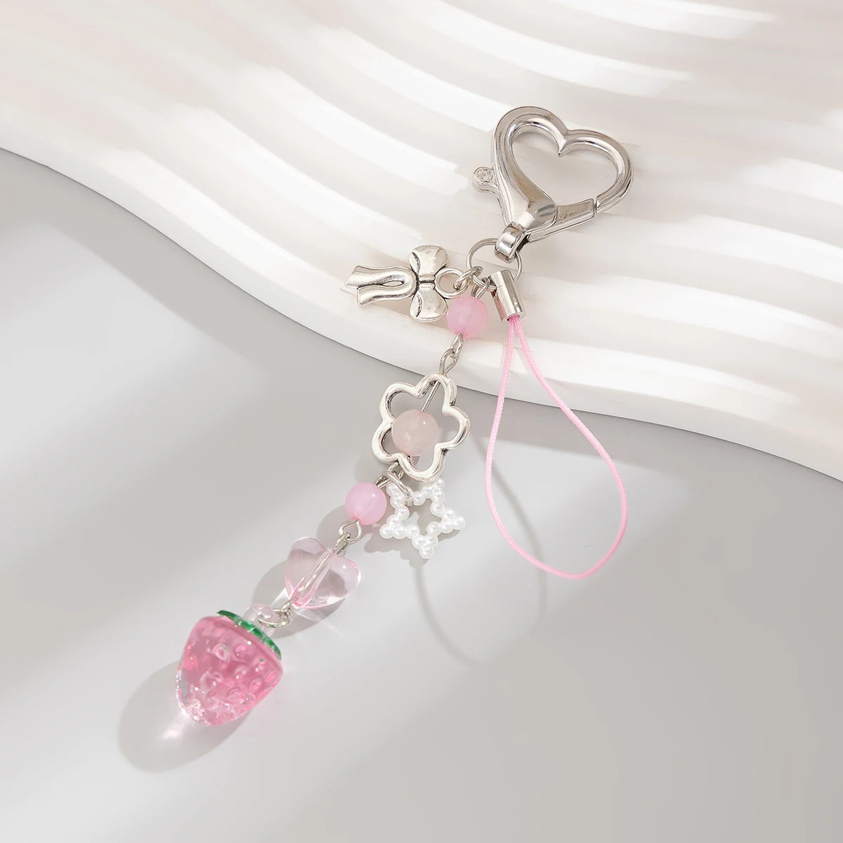 1Pcs Exquisite Sweet Flower Beaded Keychain Cute Colorful Strawberry Bow Tassels Pendant Key Accessories Jewelry Gifts