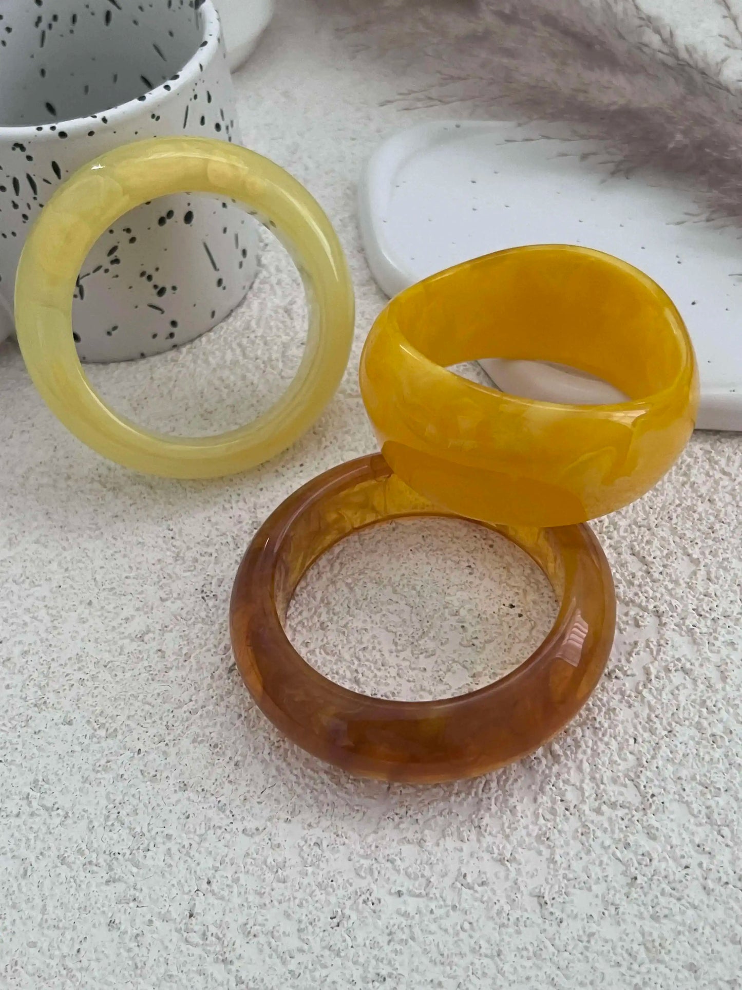 Y2K Boho Yellow Resin Acrylic Bangles for Women New Trend Vintage Geometric Irregular Bracelets Daily Party Jewelry