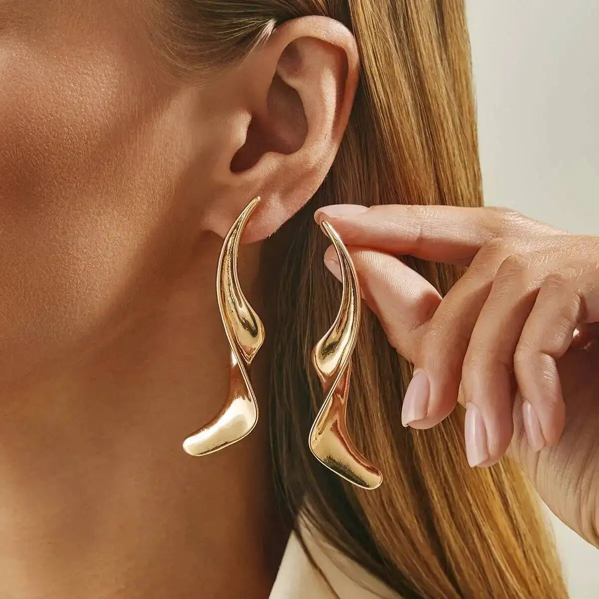 Unique Irregular Twisted Drop Earrings for Women 2026 New Trend Simple Gold Color Piercing Earrings Party Daily Jewelry