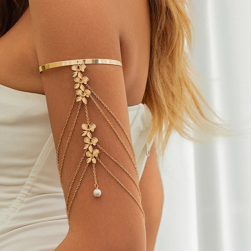 17 Styles Boho Crystal Pendant Cuff Open Bangles for Women Wed Bridal Goth Tassel Link Arm Bracelets Party Jewelry Gift