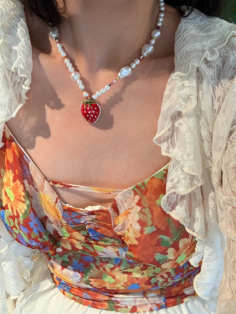 Women's Strawberry Pendant Pearl Necklace, Colorful Beaded Baroque Pearl Choker, Cute Y2K Style Collarbone Jewelry