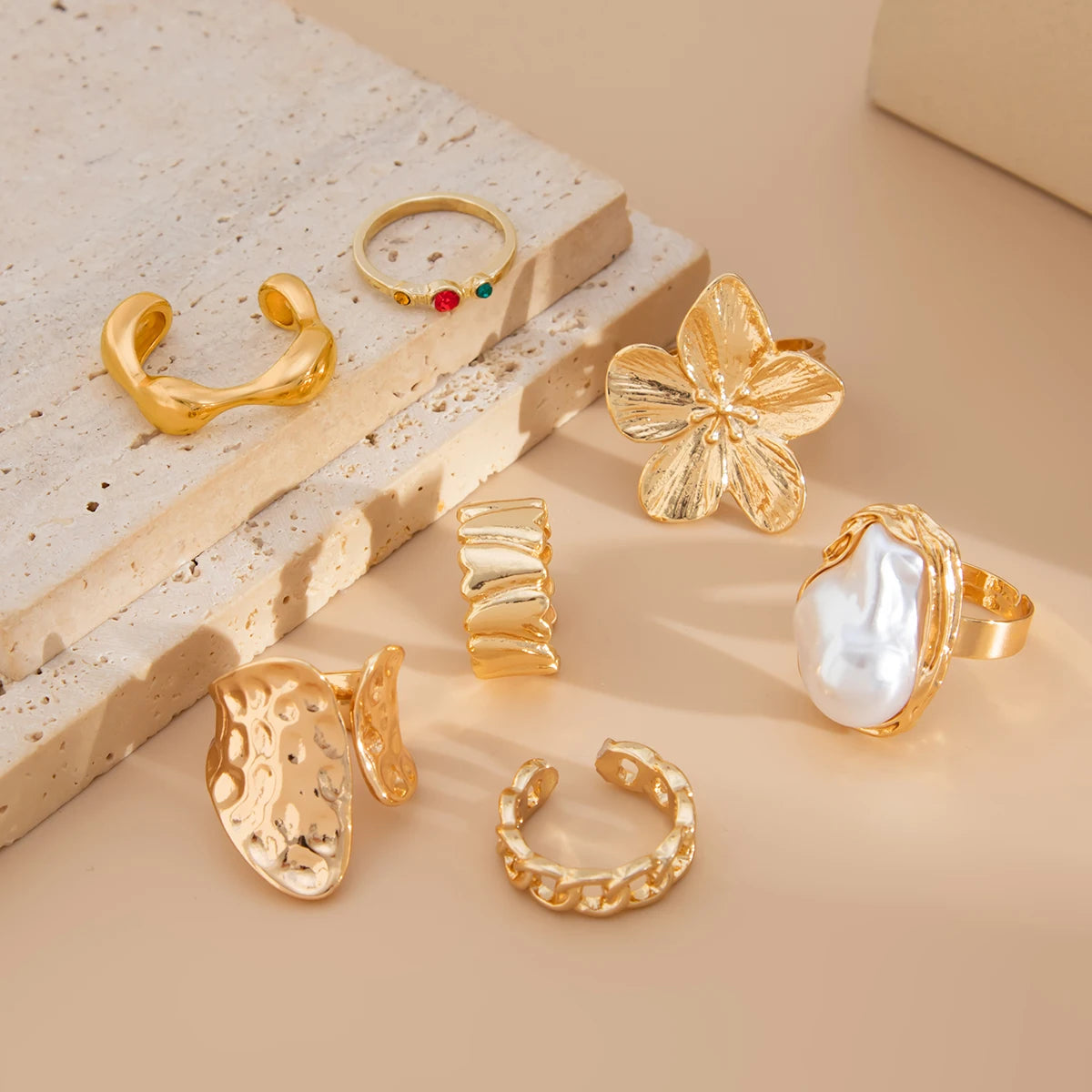2025 New Fashion Metal Flower Open Rings for Women Creative Baroque Imitation Pearl Rings Y2K Bridal Wed Jewelry Gift