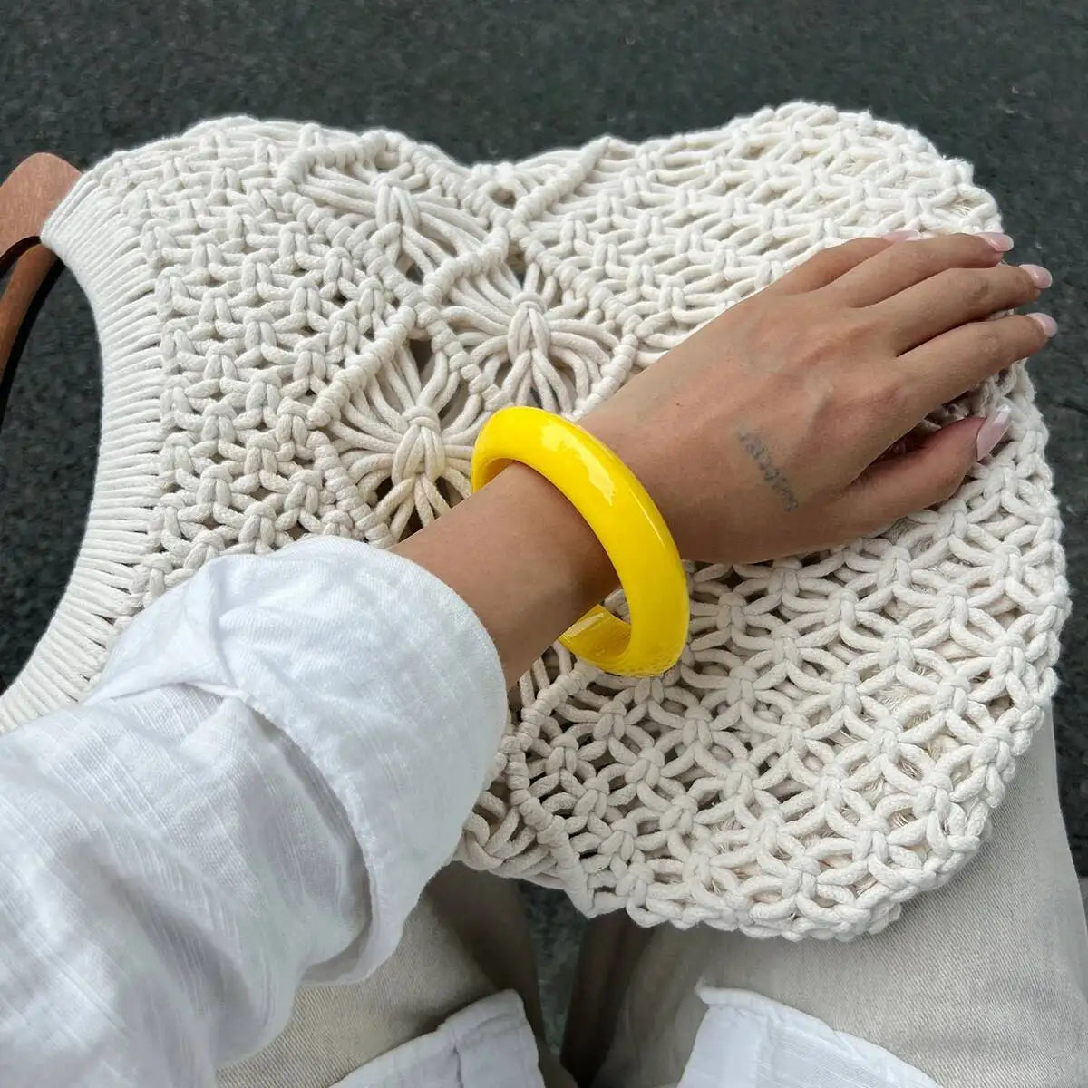 2 Styles Y2K Boho Glossy Resin Plastic Thick Wide Bracelets for Women Trend Vintage Arm Bangle Suitable for Party Daily