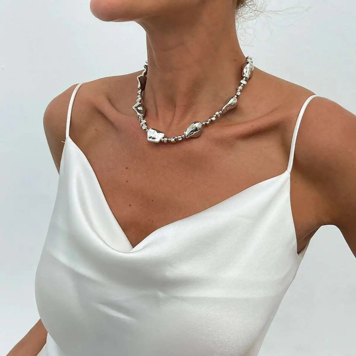 Vintage Plastic Irregular Beads Clavicle Chain Necklace for Women Trend 2025 Goth Adjustable Choker Aesthetic Jewelry