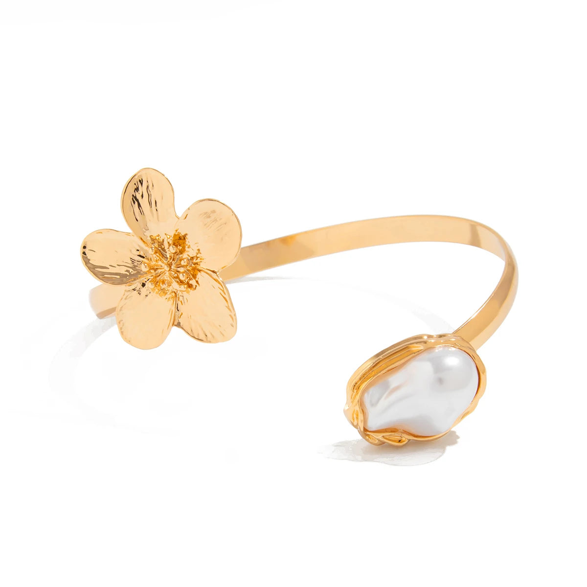 2025 New Bohemia Retro Gold Color Flower Open Bangles Women Fashionable Elegant Imitation Pearls Arm Bracelets Jewelry