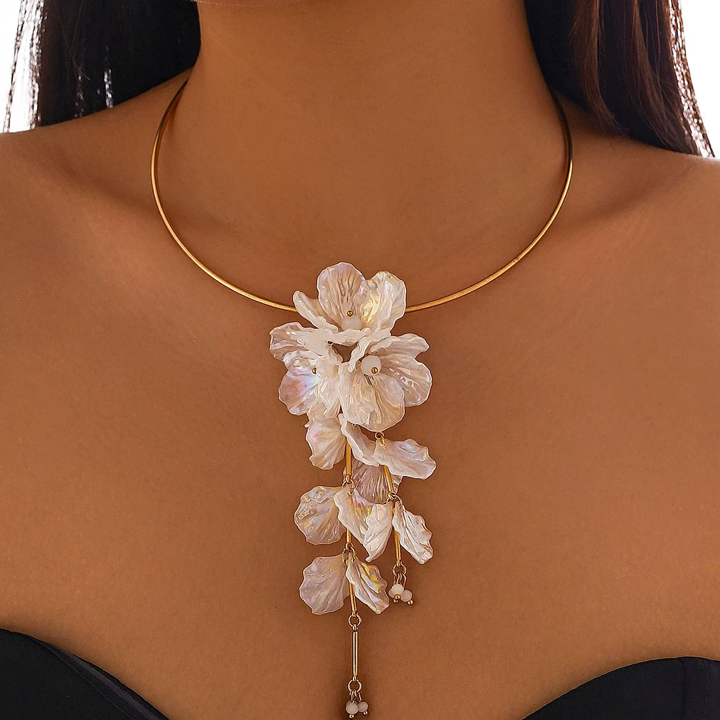 Creative Punk Torques Chain Necklace Women Wed Bridal Elegant White Flower Hanging Drop Earrings Wed Bridal Jewelry Set