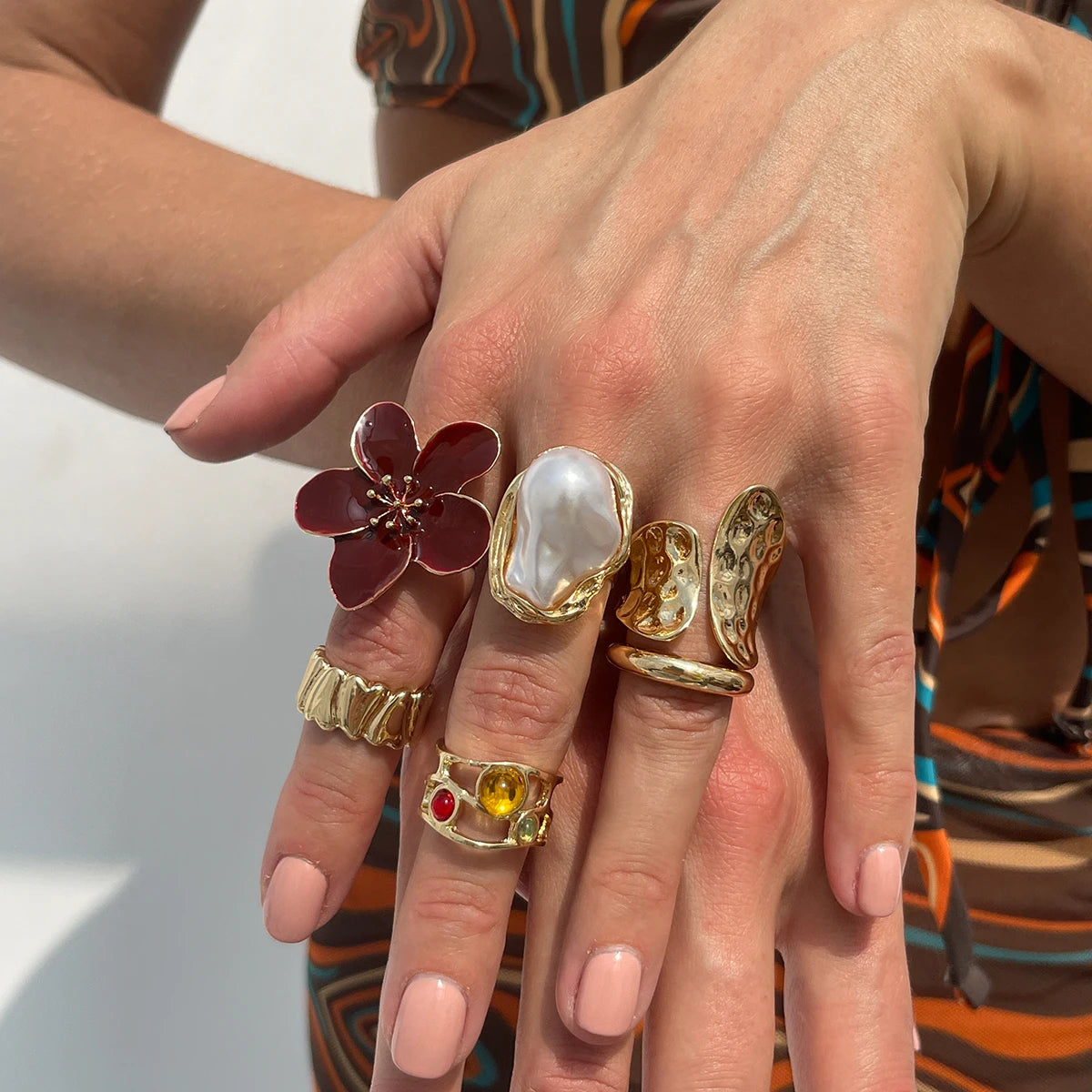 2025 New Fashion Metal Flower Open Rings for Women Creative Baroque Imitation Pearl Rings Y2K Bridal Wed Jewelry Gift