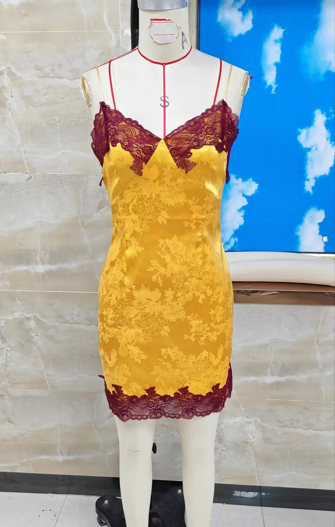 Women Y2K Lace Slip Dress Spaghetti Strap Floral Lace Trim Mini Dress for Date Night Cocktail Party Summer Sundress