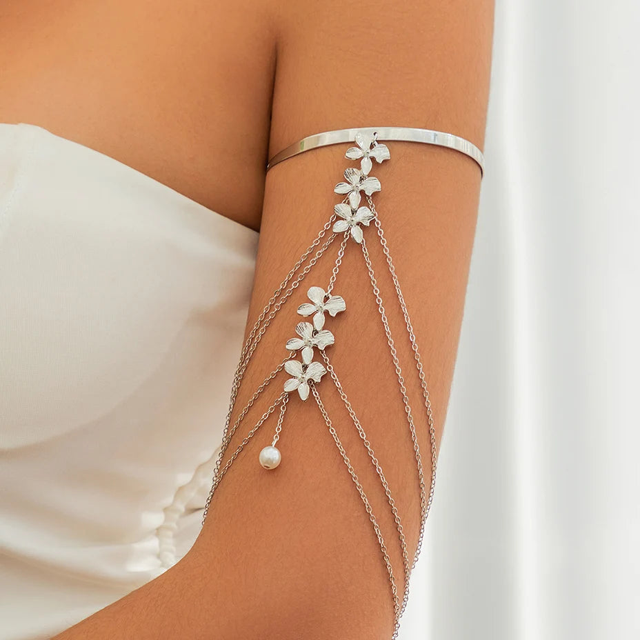 17 Styles Boho Crystal Pendant Cuff Open Bangles for Women Wed Bridal Goth Tassel Link Arm Bracelets Party Jewelry Gift