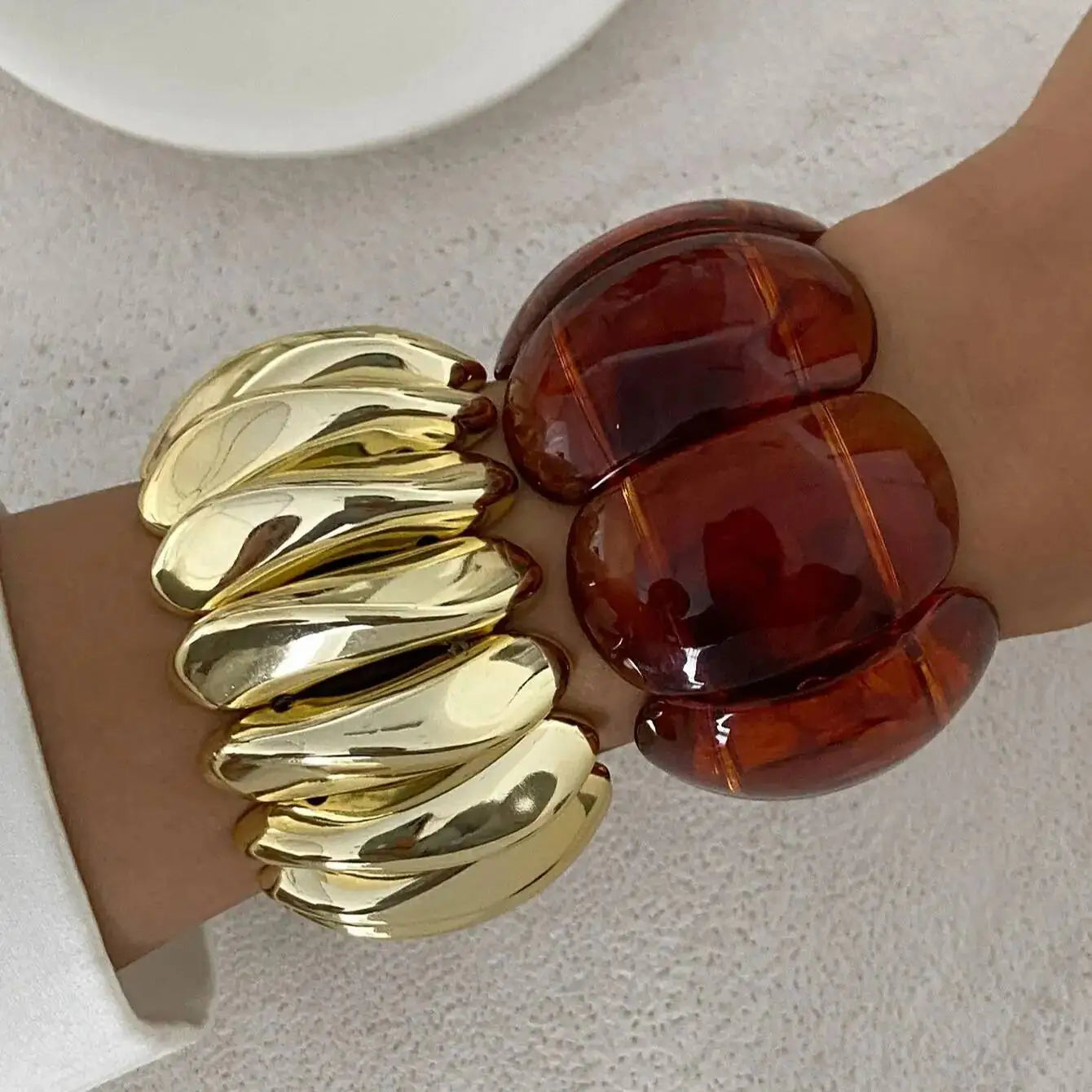2 Styles Vintage Round Resin Plastic Bangles for Women New Trend 2025 Punk Chunky Thick Wide Bracelets Grunge Jewelry
