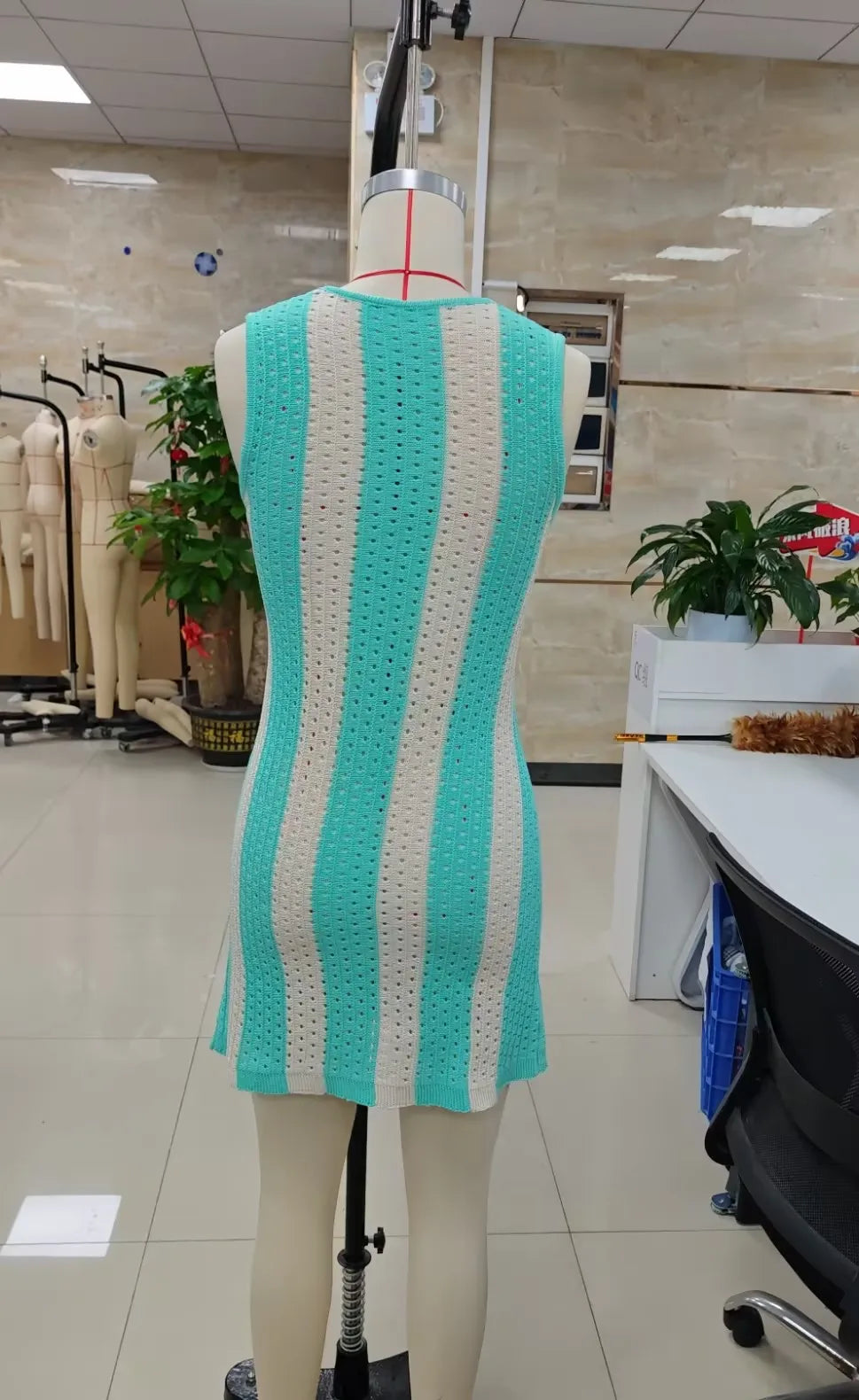Women Y2K Sleeveless Knit Mini Dress Contrast Striped Hollow Out Ribbed Bodycon Crew Neck Casual Summer Streetwear