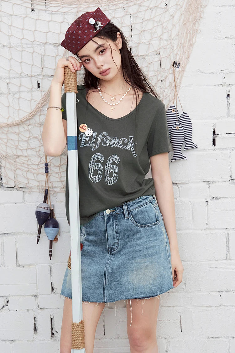 "66" Number Print Ruched Baby Tee, Curved Hem Fitted T-Shirt