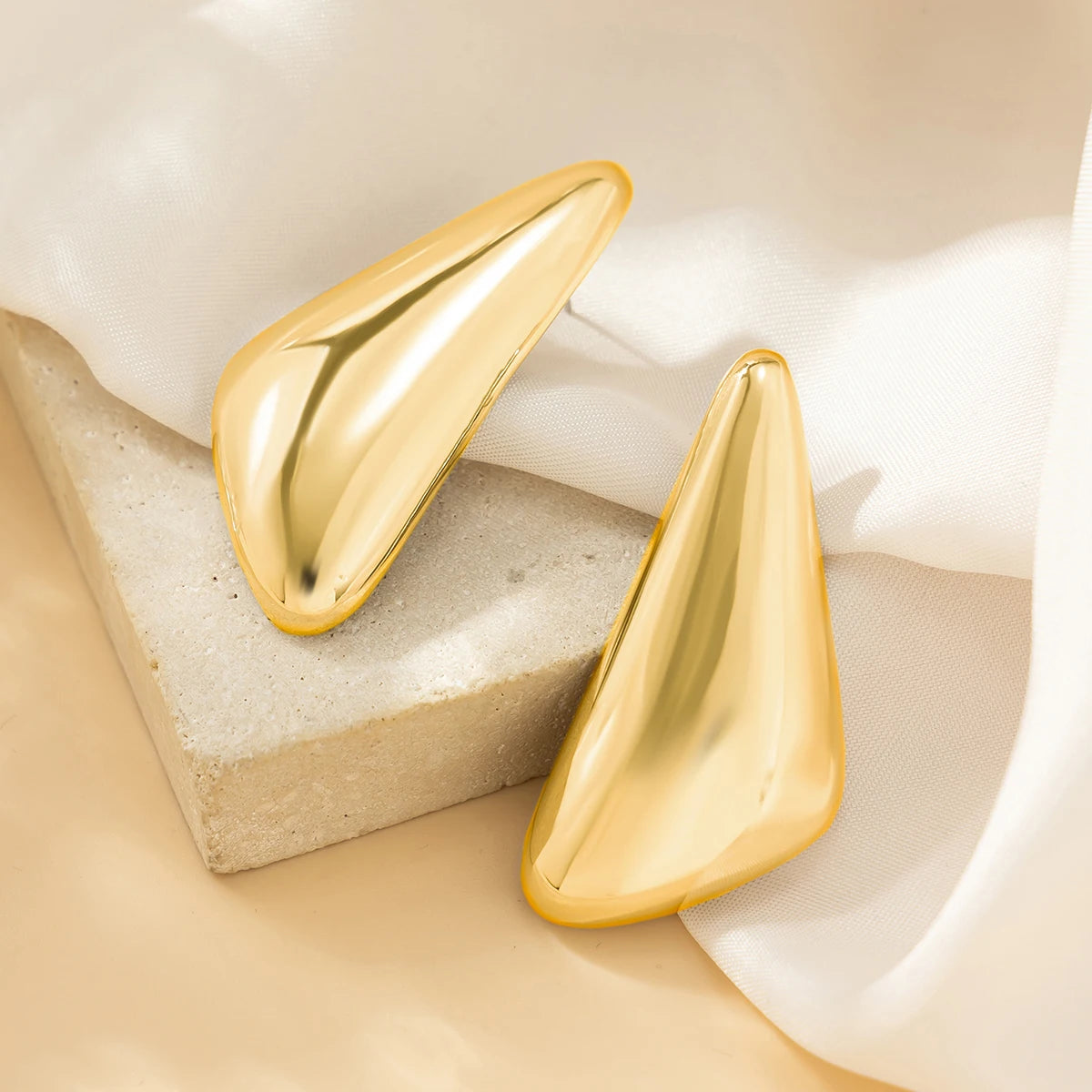 Vintage Punk Smooth Metal Stud Earrings Women 2024 Trend Goth Geometric Piercing Earrings Ear Jewelry Accessories Gift