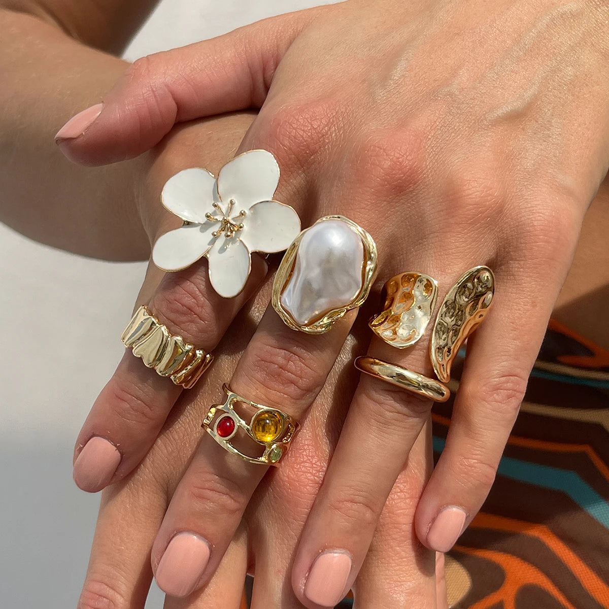 2025 New Fashion Metal Flower Open Rings for Women Creative Baroque Imitation Pearl Rings Y2K Bridal Wed Jewelry Gift