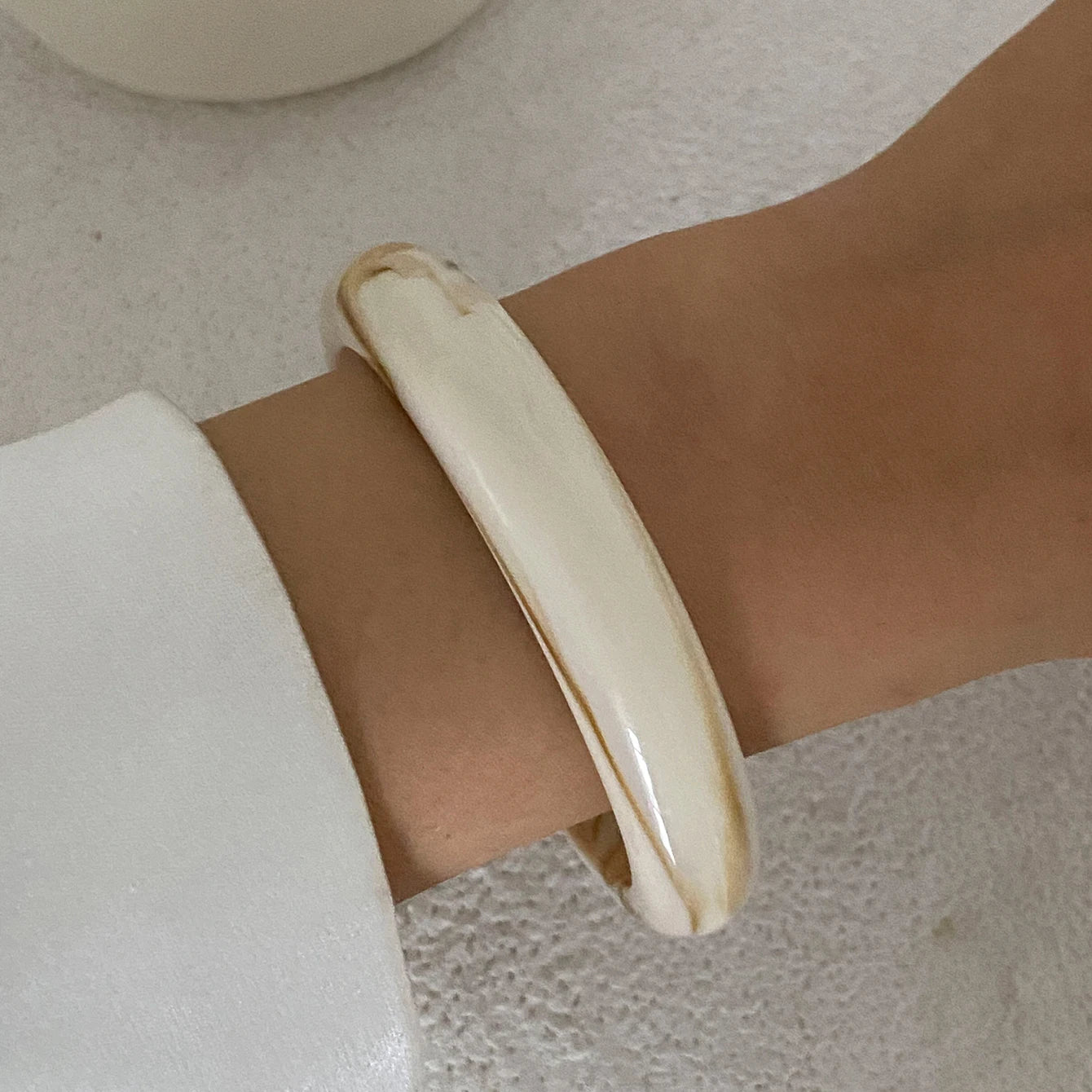 2025 Trendy Irregular Resin Bangles Bracelets for Women Punk Minimalist Chic Chunky Bracelets Charm Wearing Jewelry