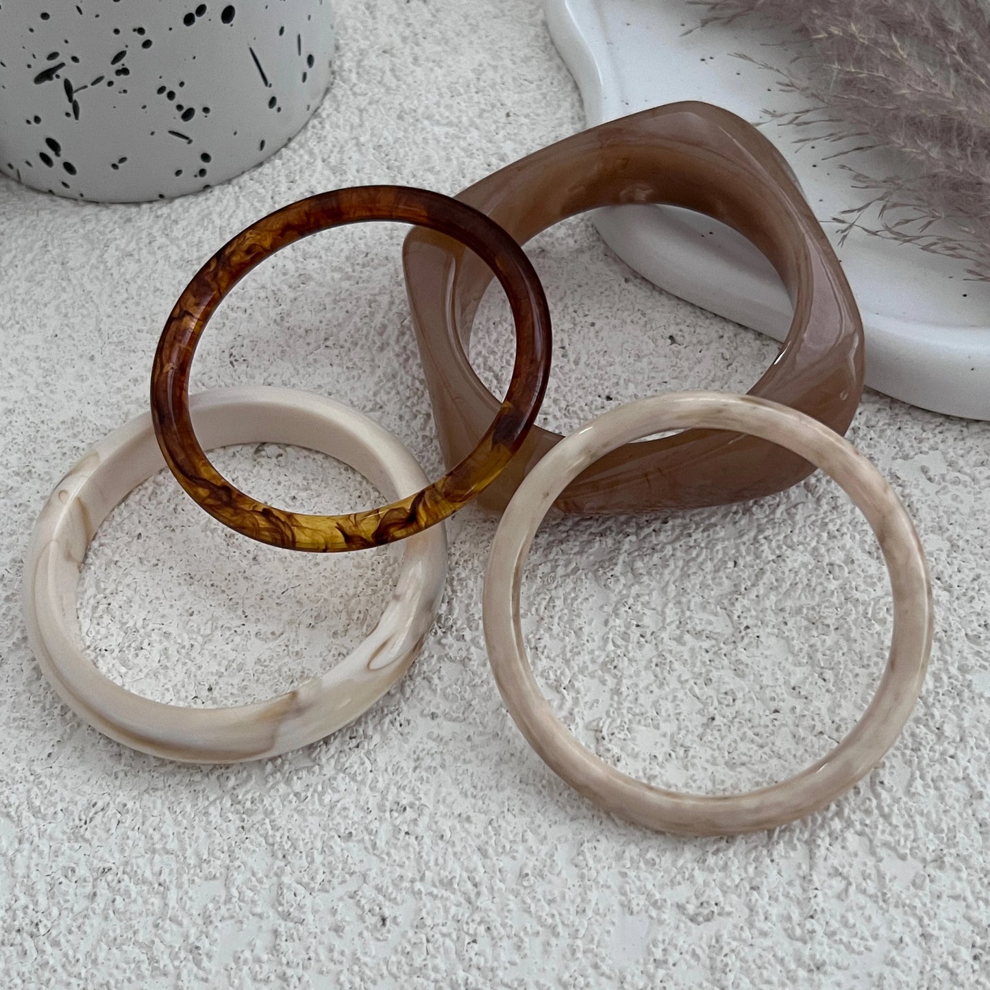 2025 Trendy Irregular Resin Bangles Bracelets for Women Punk Minimalist Chic Chunky Bracelets Charm Wearing Jewelry