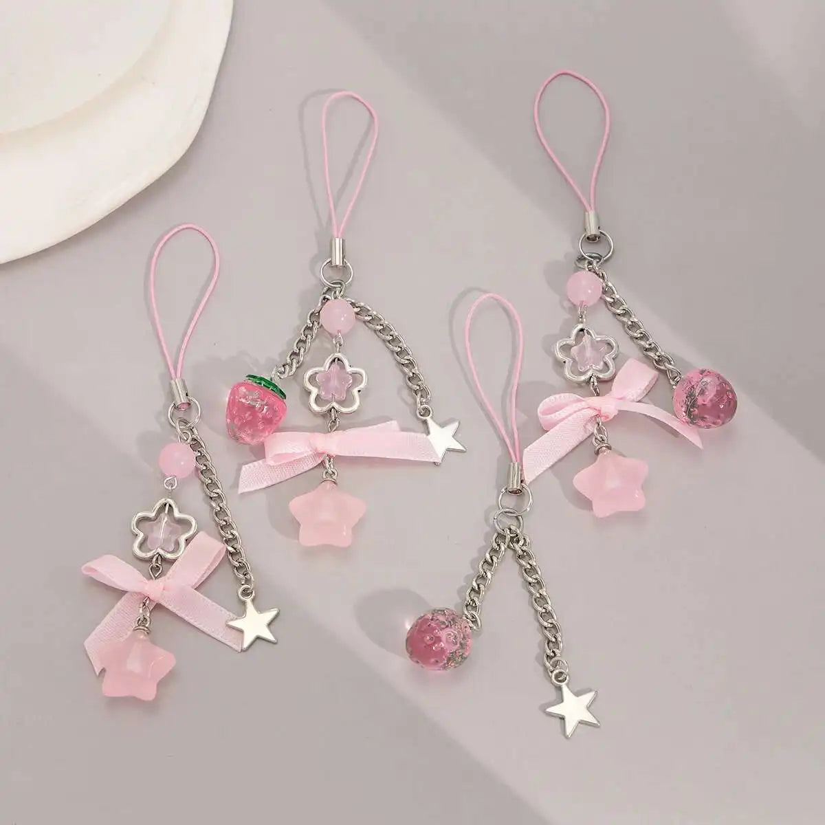 2025 New Korean Fashion Sweet Strawberry Bowknot Keychains Star Pendant Keyrings Ins Aesthetic Holder Bag Accessories