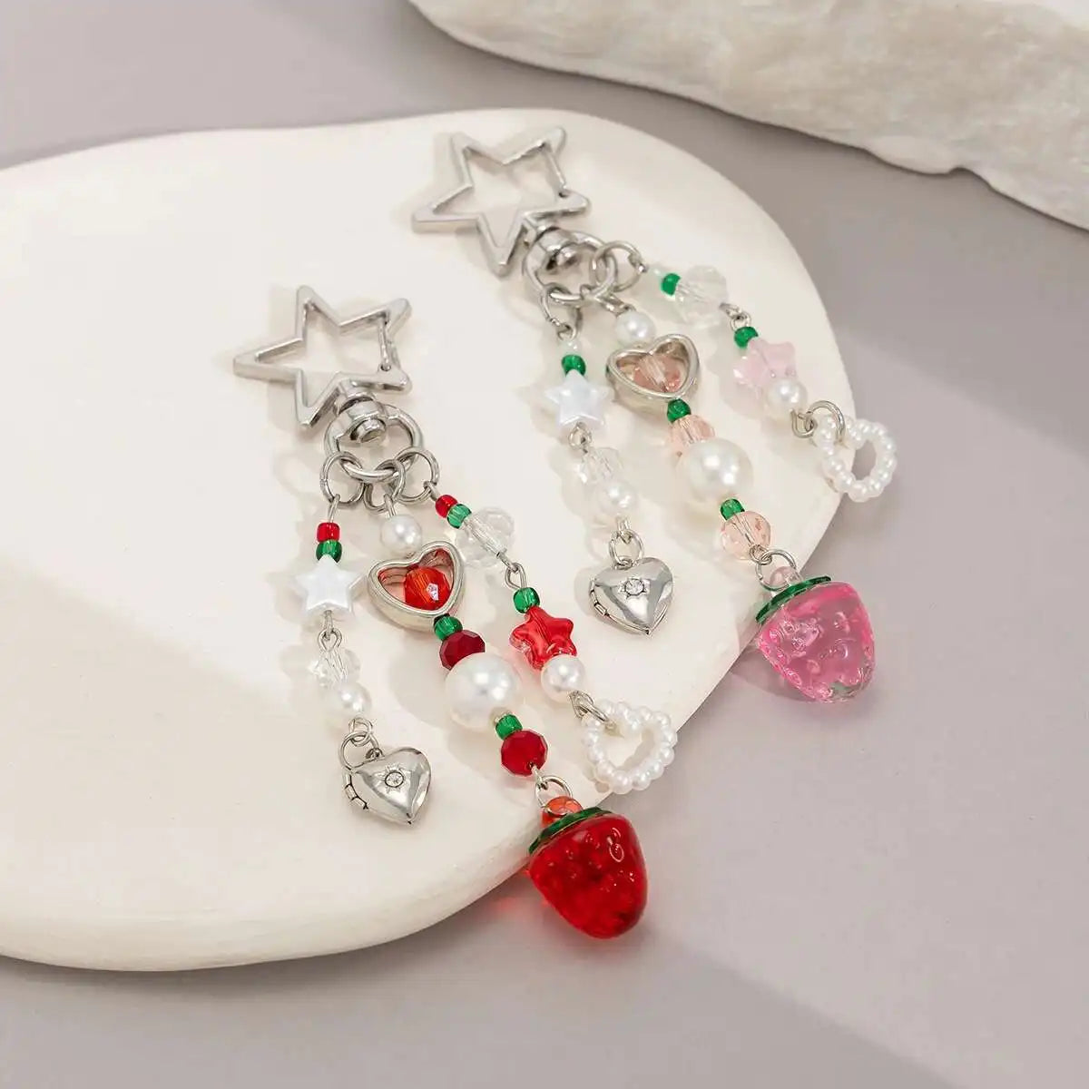Y2K 2025 New Korean Fashion Strawberry Bow Keychains Heart Pendant Keyring Ins Aesthetic Holder Bag Pendant Accessories