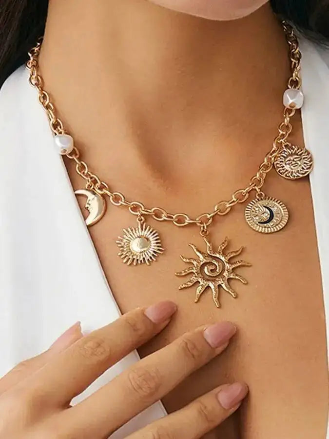 Vintage Sunflower Moon Scallop Pendant Choker Necklace for Women Collares Trend Goth Clavicle Chain Daily Jewelry Gift