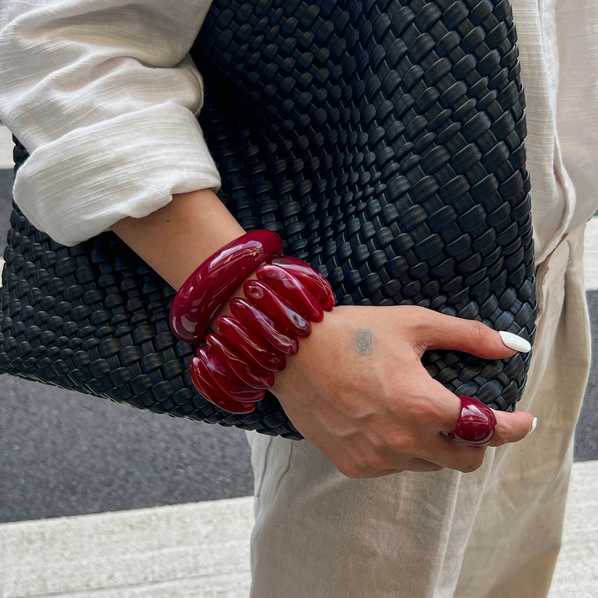 2 Styles Vintage Red Thick Resin Acrylic Bangles for Women on Hand 2025 New Fashion Irregular Arm Bracelet Boho Jewelry