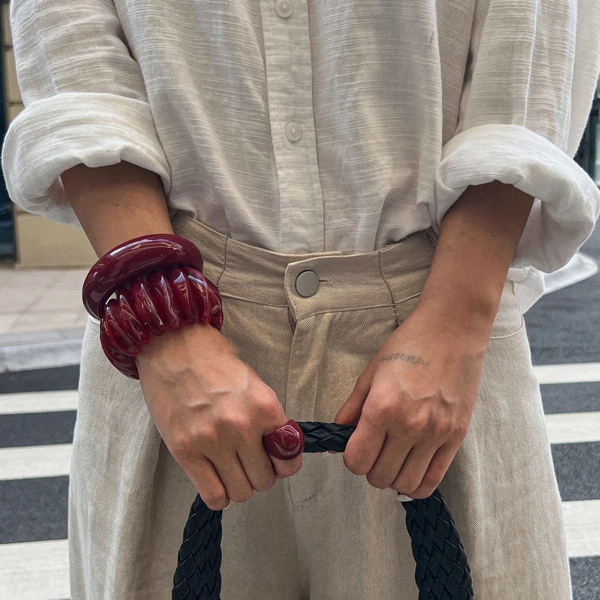 2 Styles Vintage Red Thick Resin Acrylic Bangles for Women on Hand 2025 New Fashion Irregular Arm Bracelet Boho Jewelry