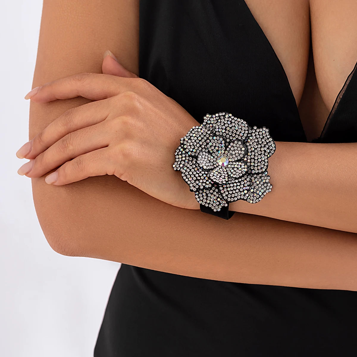 Exaggerated Big Rhinestone Flower Short Choker Necklace for Women Goth Elegant Black Velvet Aesthetic Wed Jewelry Gift