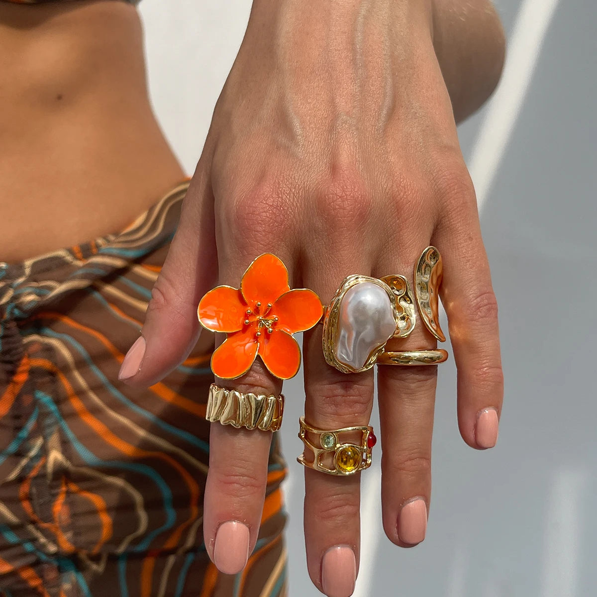 2025 New Fashion Metal Flower Open Rings for Women Creative Baroque Imitation Pearl Rings Y2K Bridal Wed Jewelry Gift