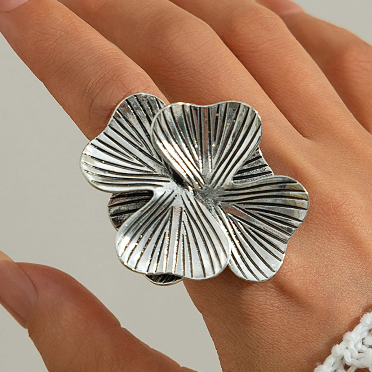 18 Styles Vintage Punk Petal Flowers Rings for Women 2025 Trend Goth Geometric Adjustable Rings New Year Party Jewelry