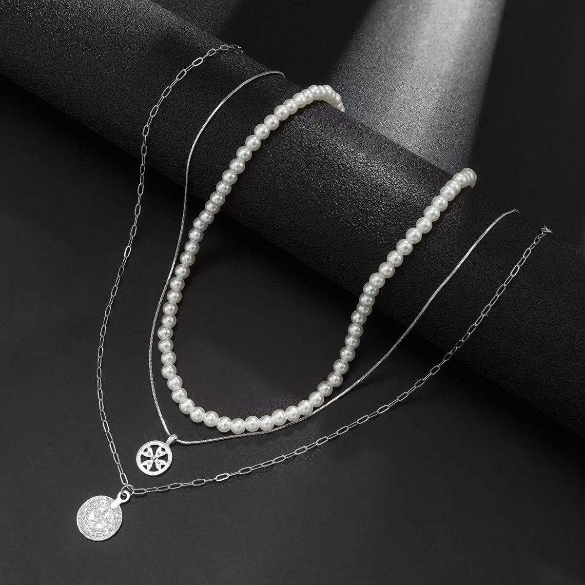 Vintage Goth Imitation-Pearl Coin Pendant Choker Necklace for Men Fashion Statement Punk Snake Chain Grunge Jewelry Steampunk