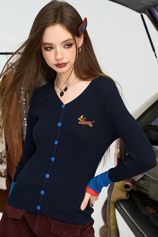 2024 Winter New Arrivals V-neck slim fit contrasting long sleeved knitted sweater for women, vintage commuting top