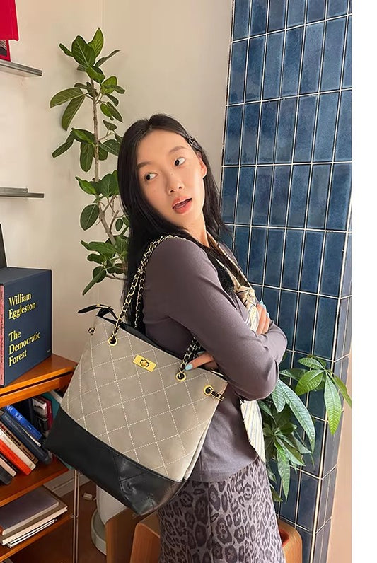 2025 Autumn New Arrivals Elegant Color Block Chain Detail Luxury Crossbody Bucket Bag For Woman