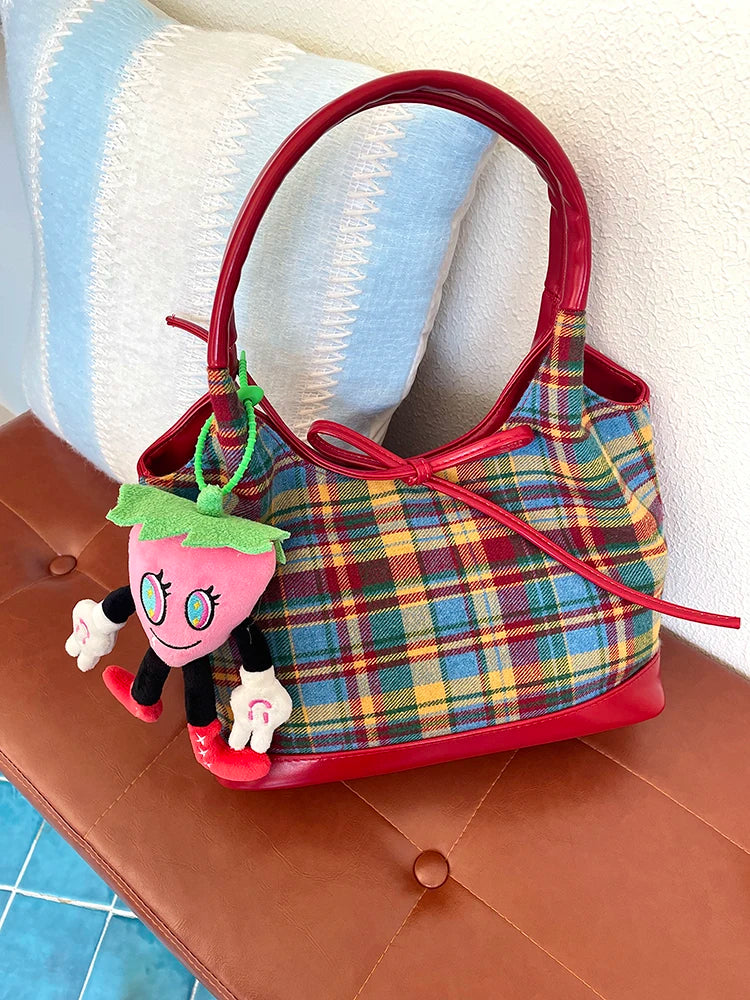 2025 Autumn New Arrival Cute Big Eyes Strawberry Plush Decor Bag Charm Keychain For Woman