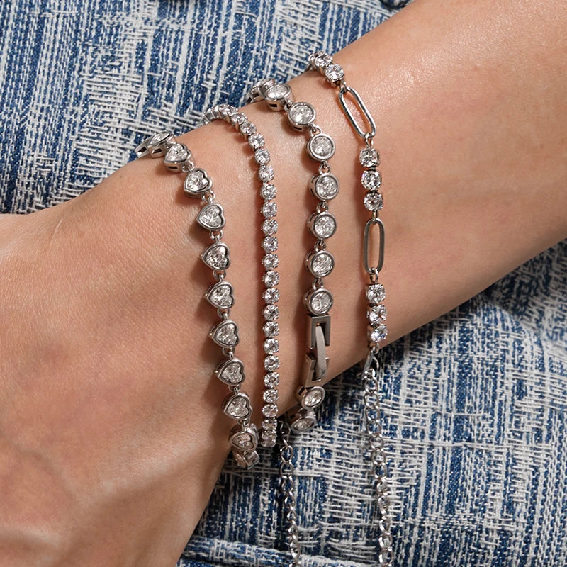 Stainless Steel Chain Bracelet with Heart-Shaped Zirconia and Gold Color Plating for Women Casual Everyday Jewelry Gift