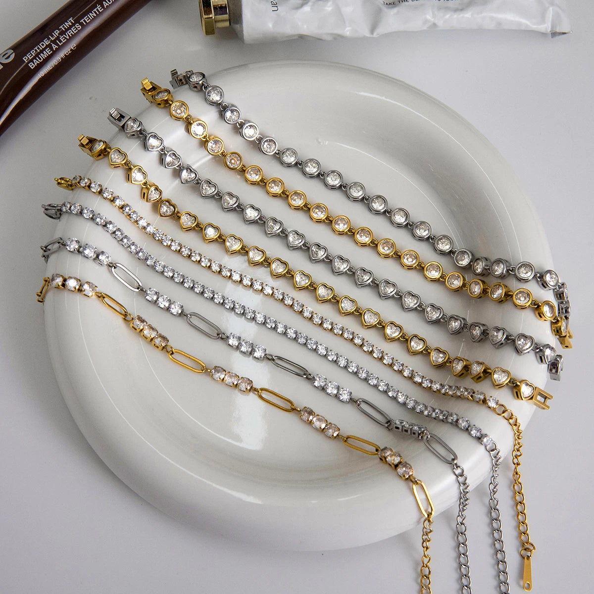 Stainless Steel Chain Bracelet with Heart-Shaped Zirconia and Gold Color Plating for Women Casual Everyday Jewelry Gift