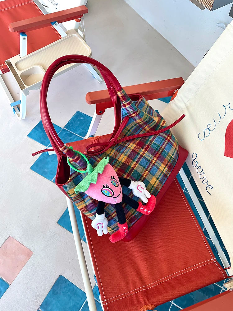 2025 Autumn New Arrival Cute Big Eyes Strawberry Plush Decor Bag Charm Keychain For Woman
